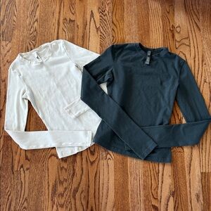 SKIMS cotton long sleeve Jersey Shirt size Small lot of 2